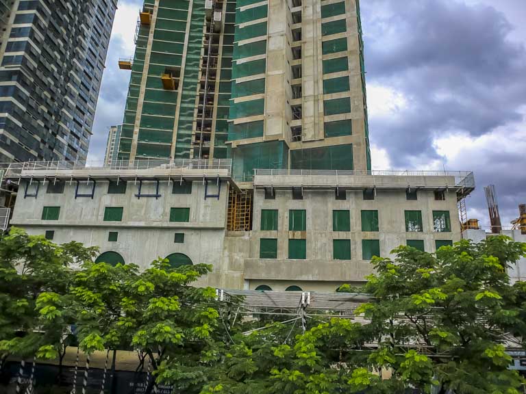 UPTOWN PARKSUITES Condos For Rent North BGC