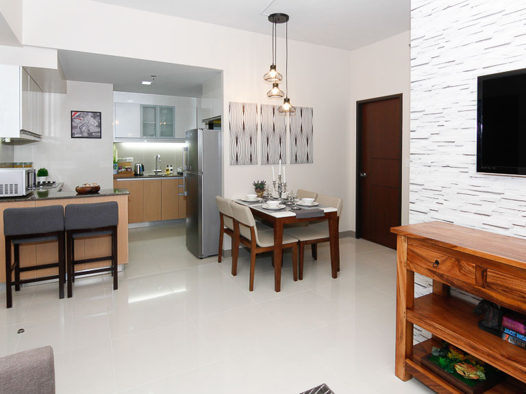 2 bedrooms condo for rent in One Uptown Residence Uptown, North BGC