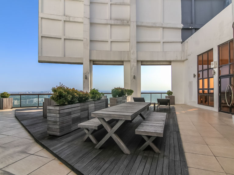 3-bedrooms penthouse for rent in The Icon Residences - BGC