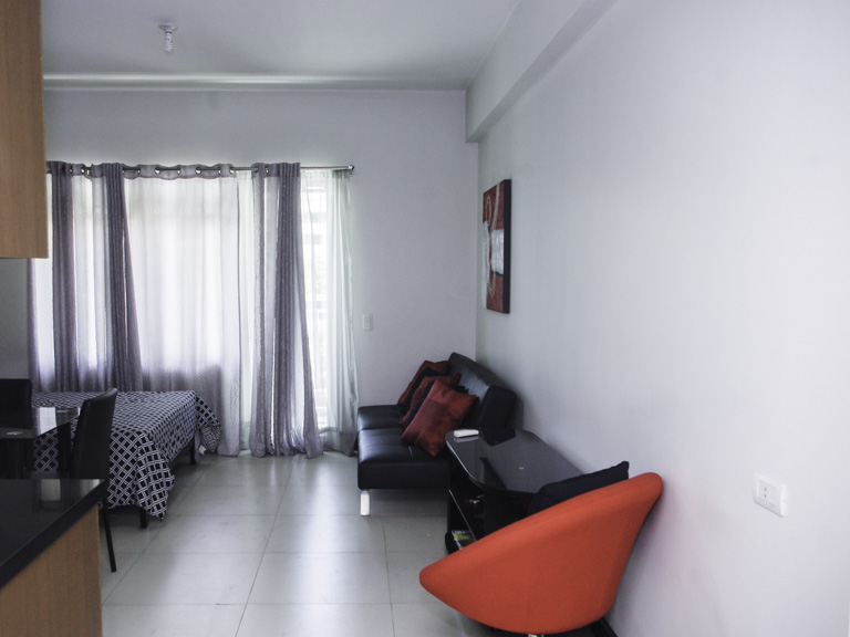 Fullyfurnished Studio type condo for rent in Aston at Two Serendra BGC