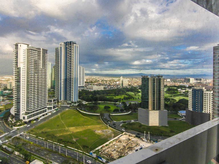 For Sale Two Bedrooms condo apartment in Fairways Tower, BGC Taguig