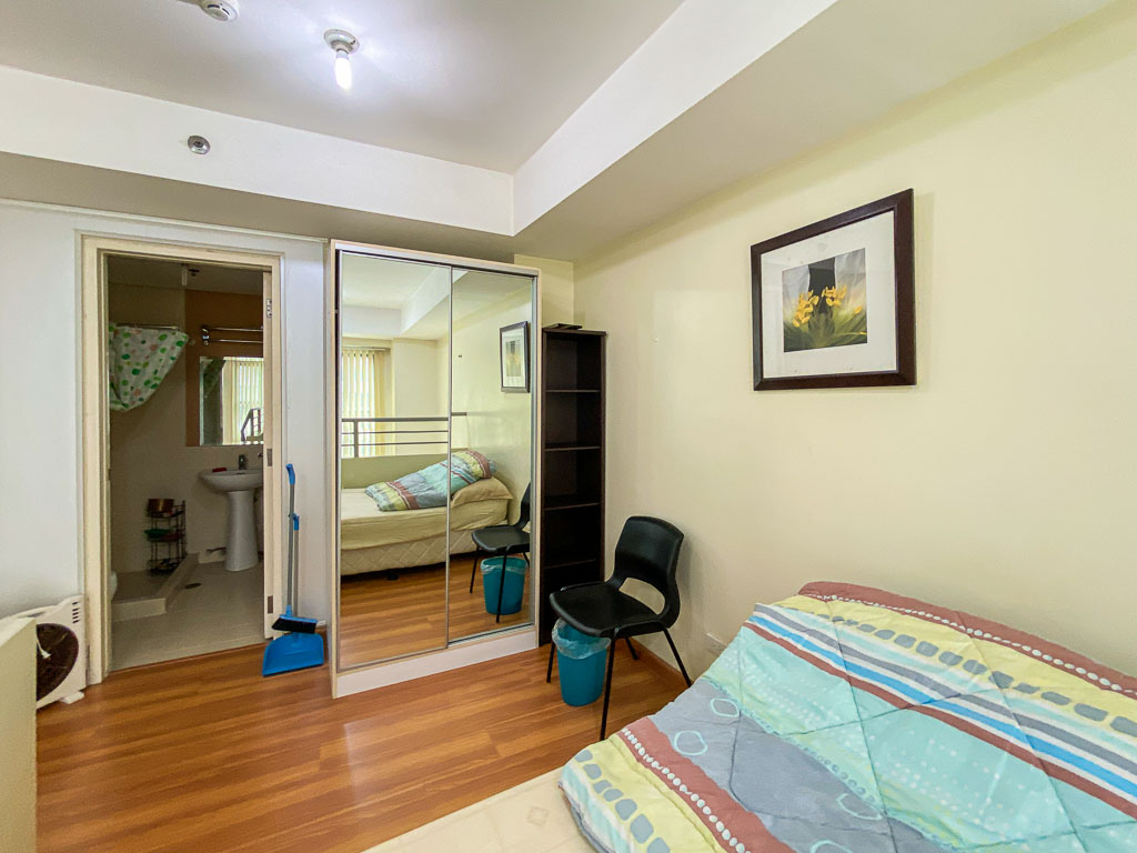 One Bedroom loft type condo unit in McKinley Park Residences